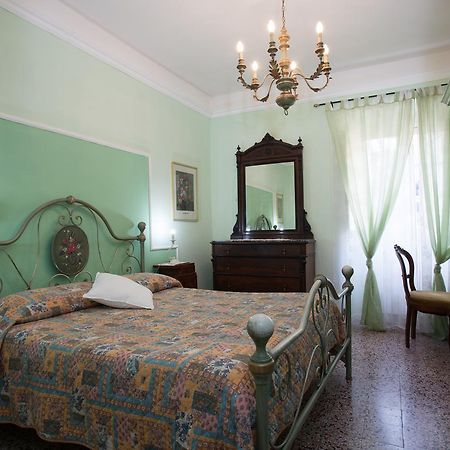 Corte Palazzo Picedi Benettini Sarzana Bagian luar foto