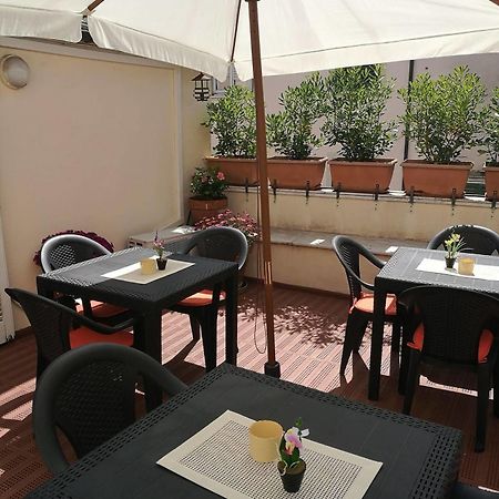 Corte Palazzo Picedi Benettini Sarzana Bagian luar foto