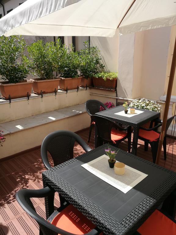 Corte Palazzo Picedi Benettini Sarzana Bagian luar foto