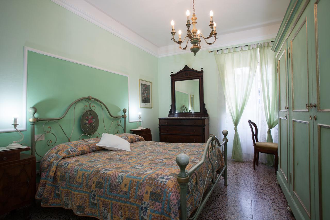 Corte Palazzo Picedi Benettini Sarzana Bagian luar foto