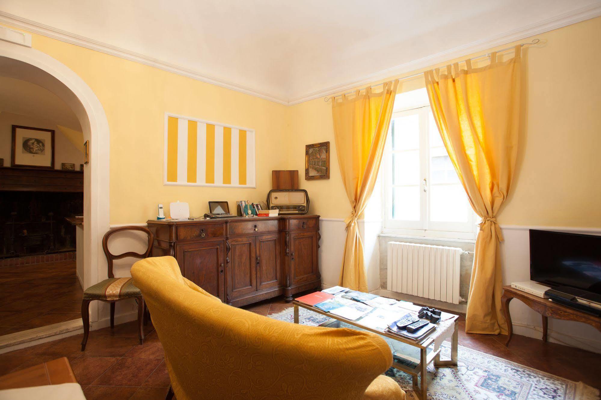 Corte Palazzo Picedi Benettini Sarzana Bagian luar foto