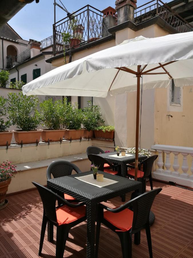 Corte Palazzo Picedi Benettini Sarzana Bagian luar foto
